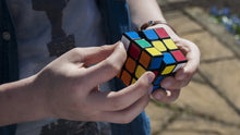 Load image into Gallery viewer, Rubik&#39;s Cube Beginners Summer Camp，魔方入门 To Cultivate Children&#39;s Concentration,  Improve Memory, Train Hand-eye Coordination,  Improve Spatial Thinking Ability

